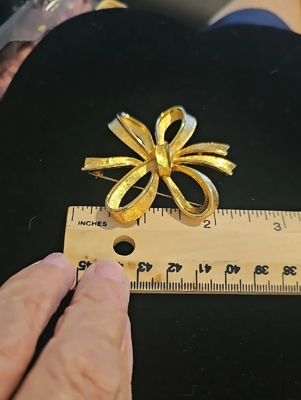 Rare Find Monet‎ Gold Bow Brooch - Elegant Women’s Jewelry.